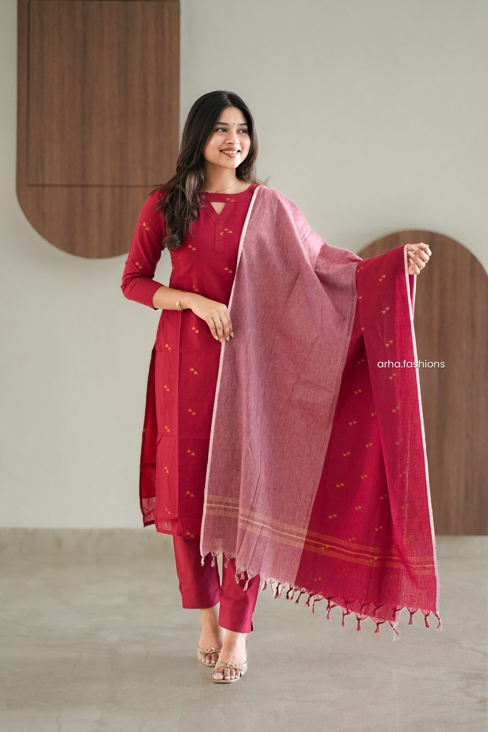 Aadya handloom suit - image 3